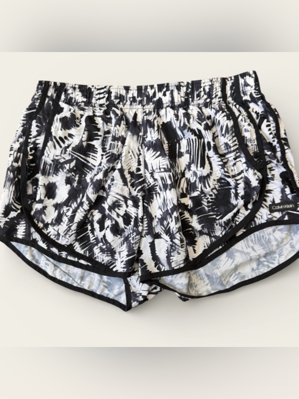 Calvin Klein Running Shorts Women’s Medium Black White Print Athletic Activewear
